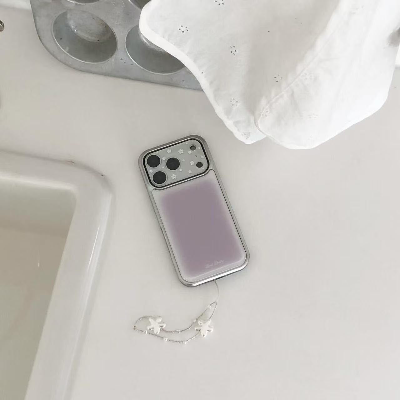 Silver edged resin case for iphones