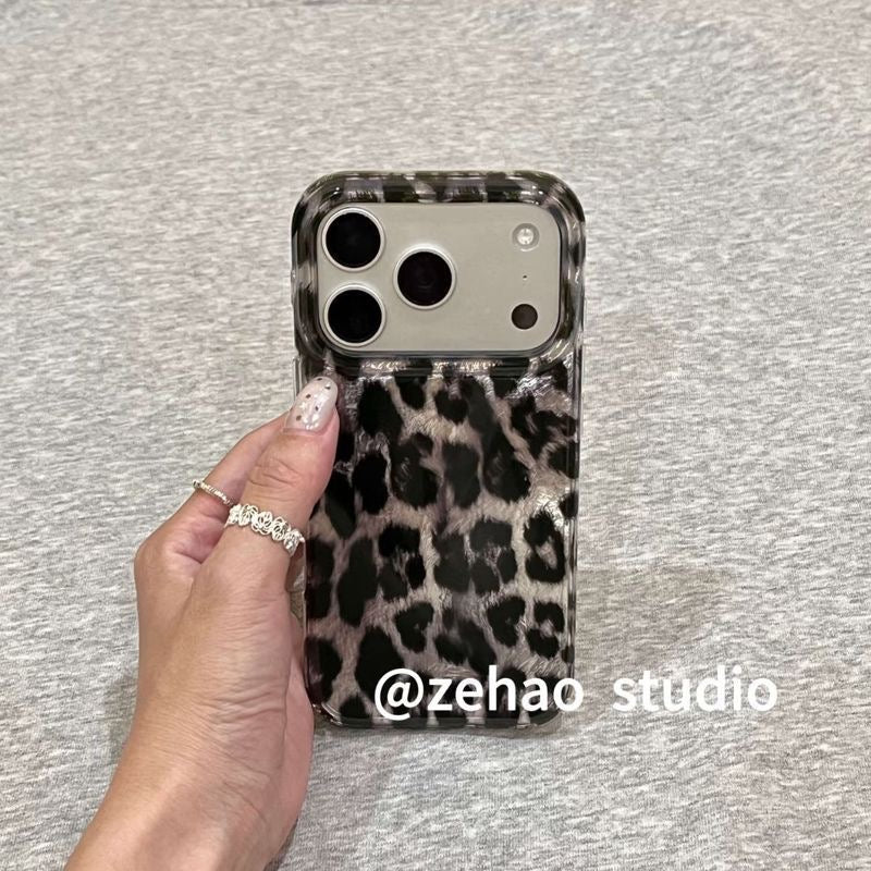 Vintage leopard print case for iPhones
