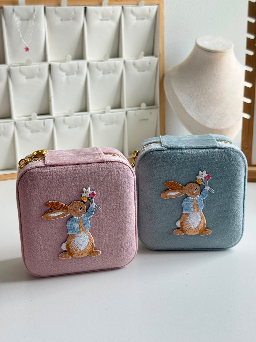 Bunny velvet Jewelry Box