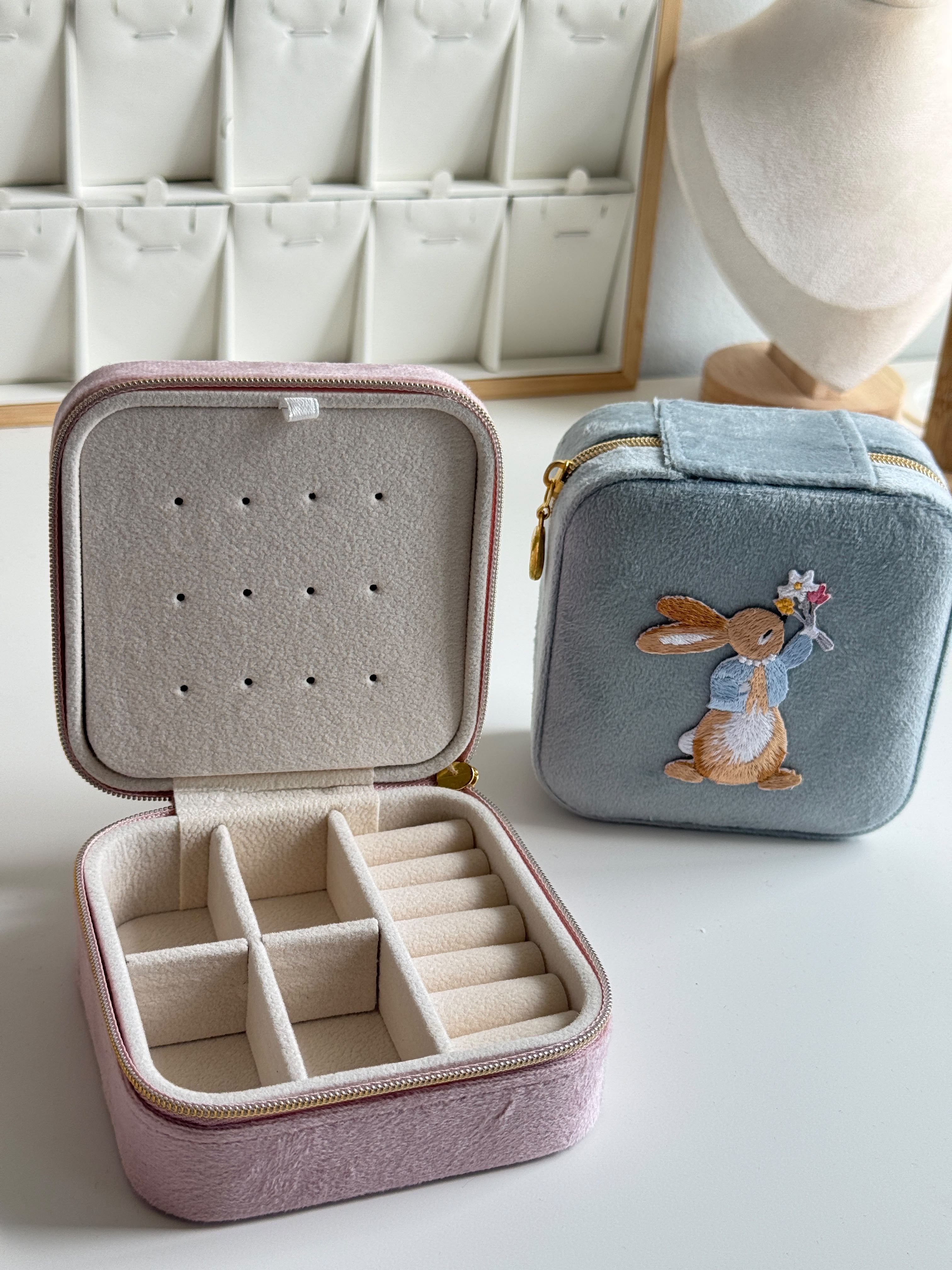 Bunny velvet Jewelry Box