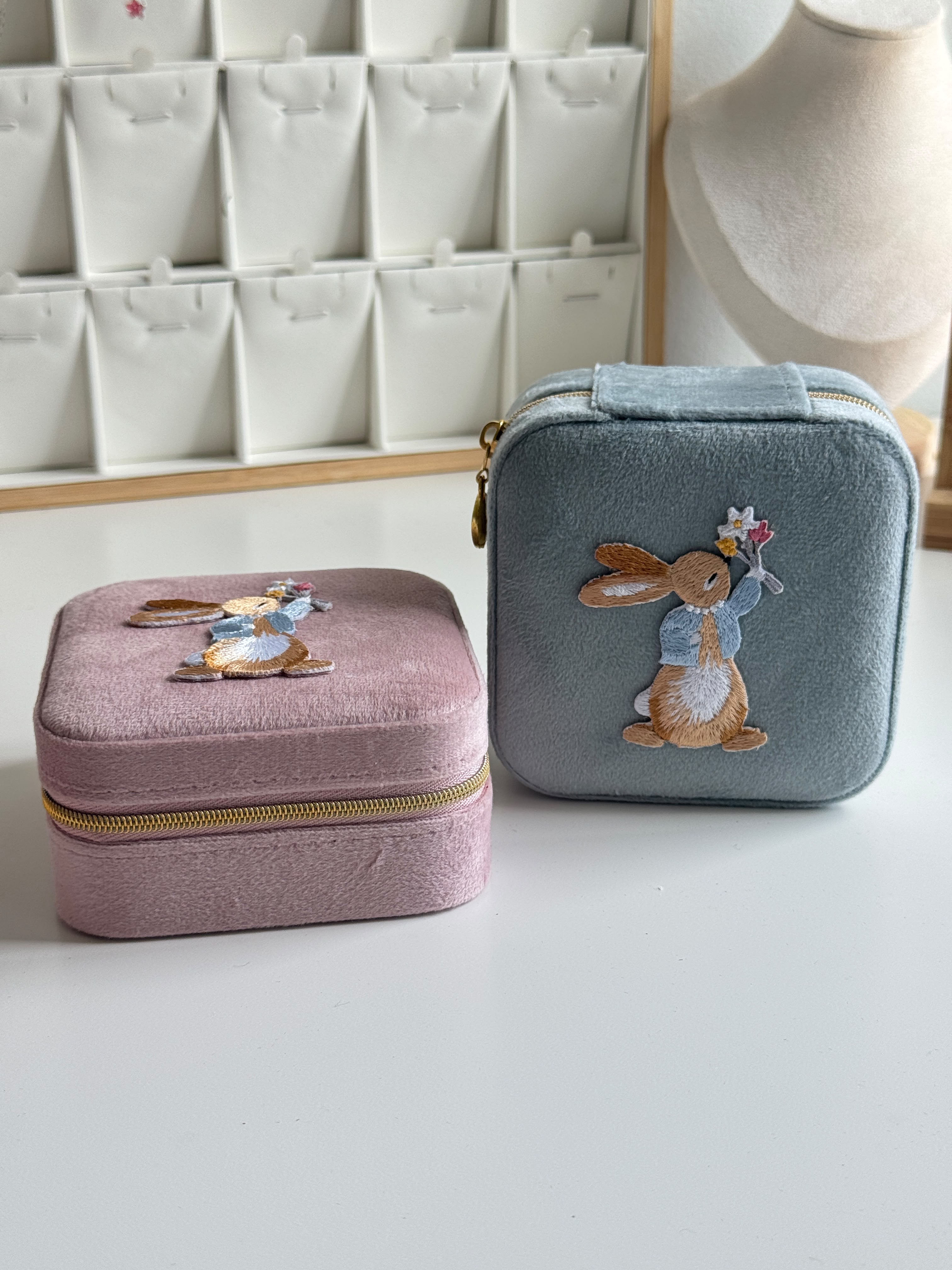 Bunny velvet Jewelry Box